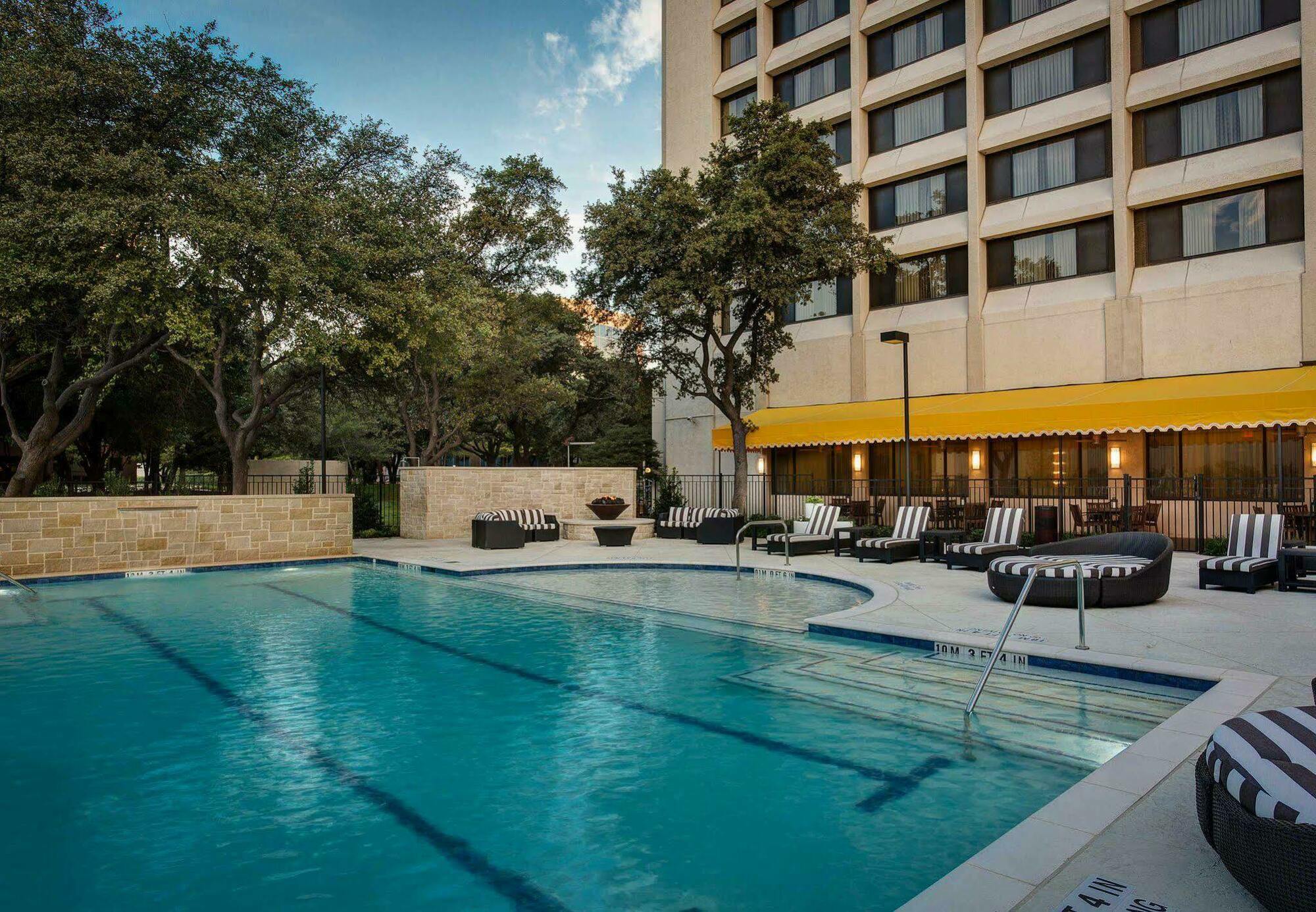 Hotel Dallas-addison Marriott Quorum By The Galleria