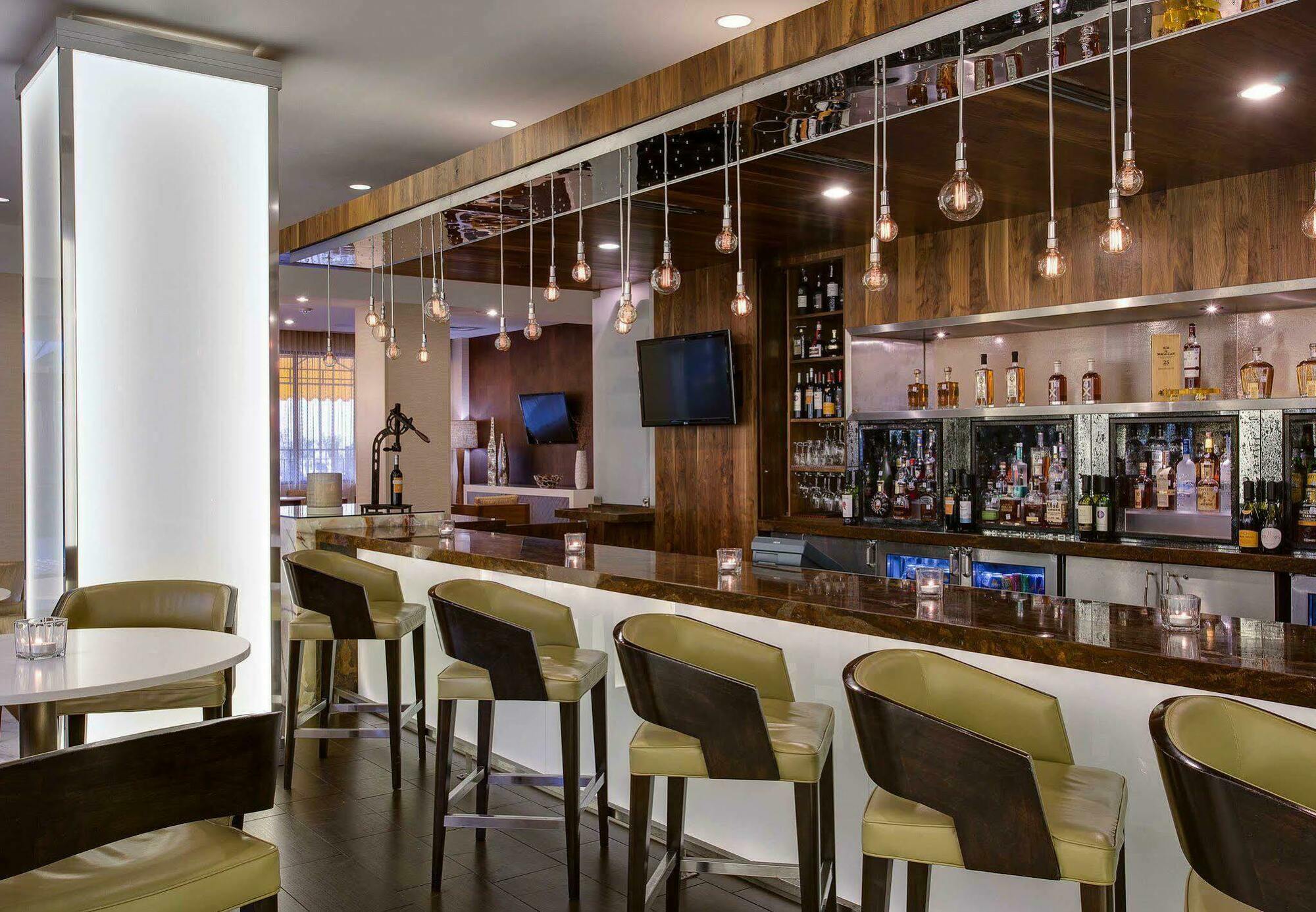 Hotel Dallas-addison Marriott Quorum By The Galleria 4*